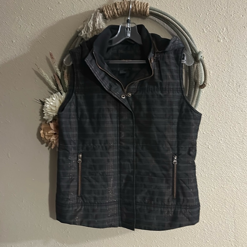 Spanner Vest size small EUC